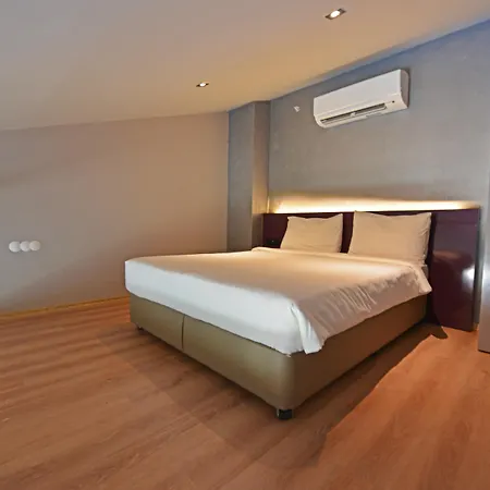 Mirage World Otel