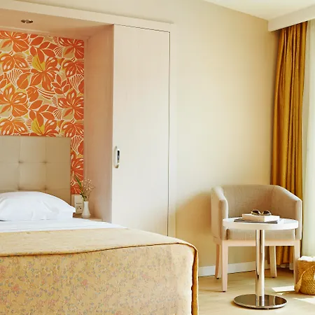 Mirage World Otel