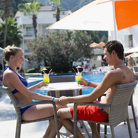 Mirage World Otel 4*