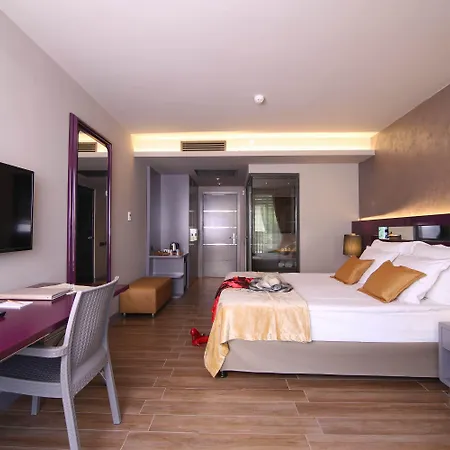 Mirage World Отель 4*