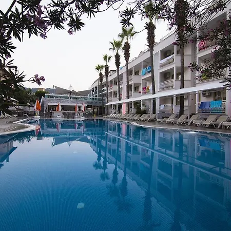 Mirage World Hotel İçmeler