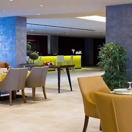 Mirage World فندق إتْشميلير